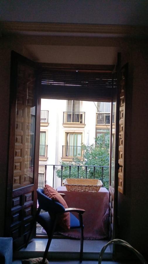 Single Room In Center Of Granada Buitenkant foto